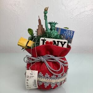 Vintage Dillards Trimmings I love NY Large Ornament NY Twin towers NEW w tag